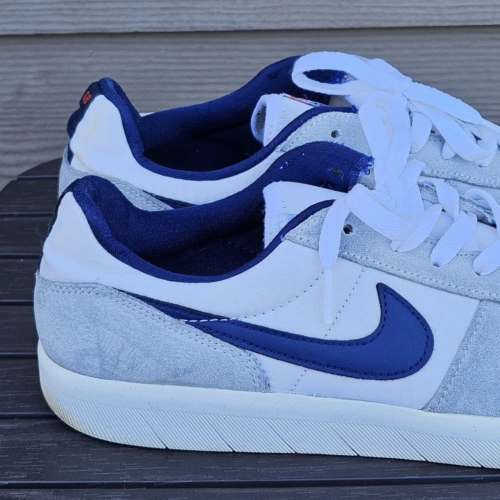 Nike Heritage Vulc SB White Gray Deep Royal Blue Shoes Mens Sneakers Size 9.5